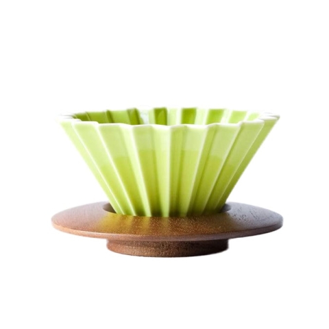 origami dripper verde con base in legno